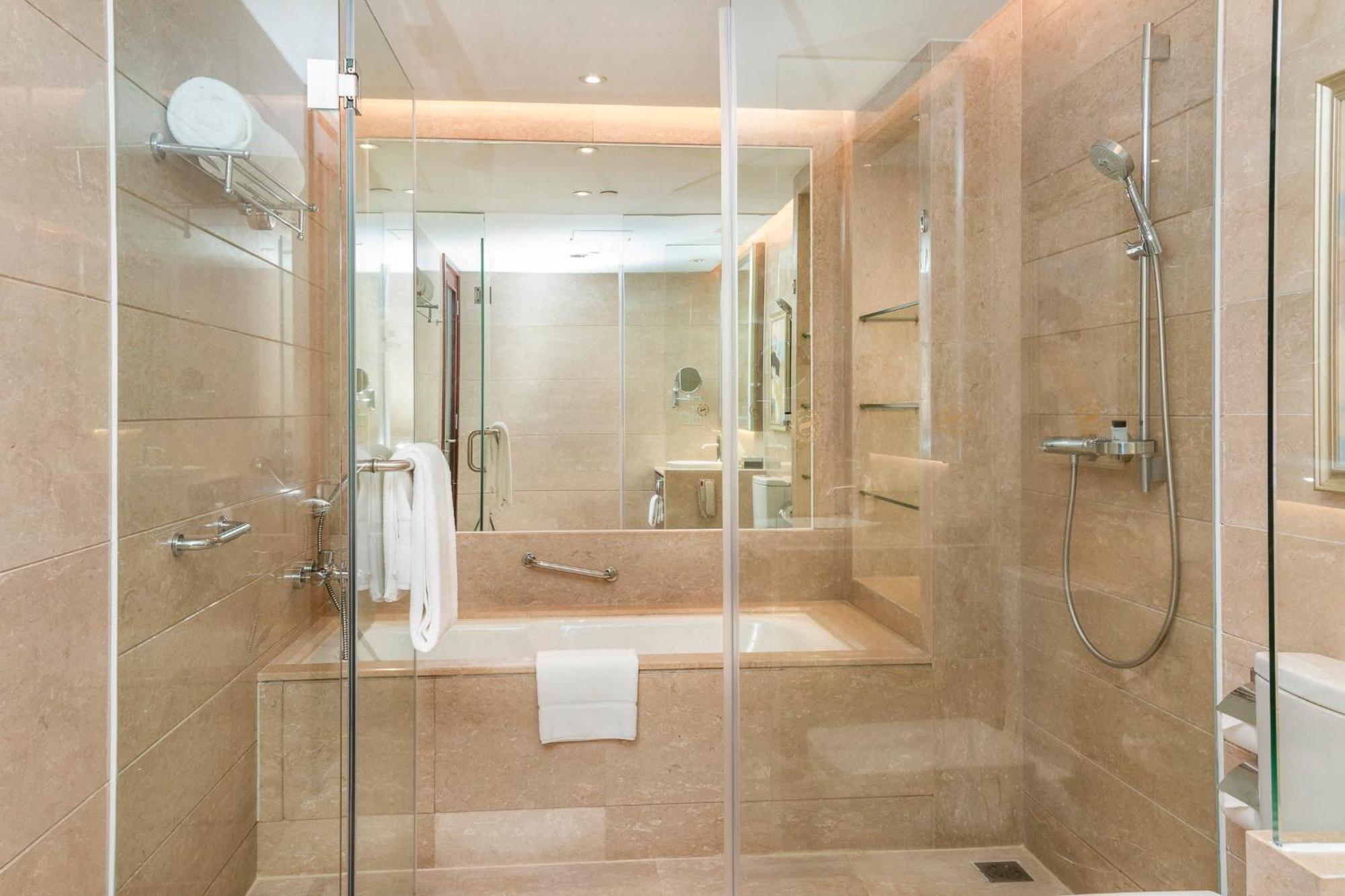 Hotel Sheraton Futian 5*