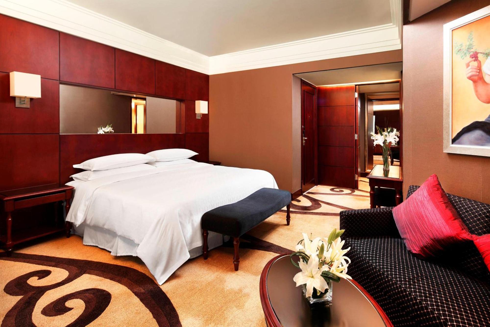 Sheraton Futian Hotel 5*